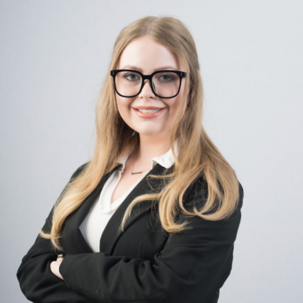 Natalie Kehrli headshot