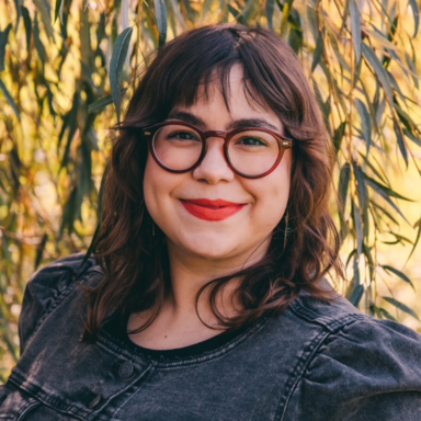 Lauren Gil Hayes headshot